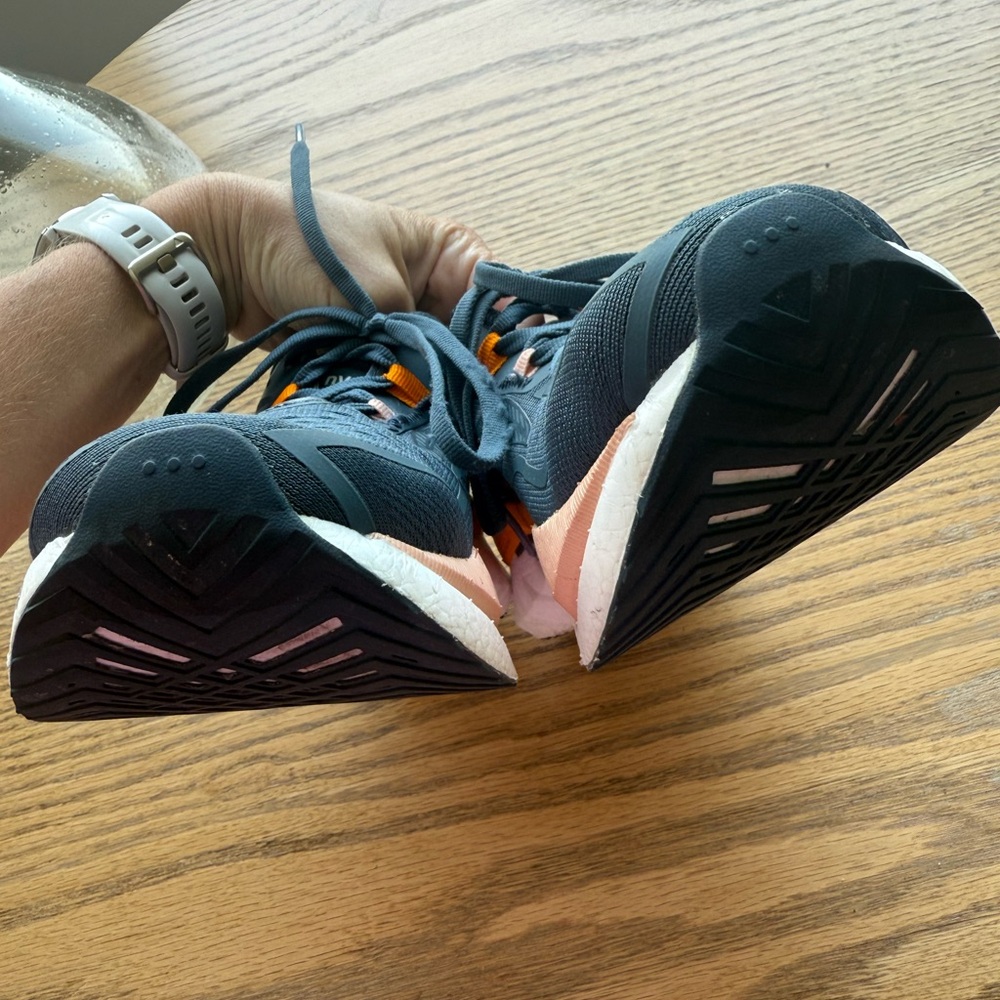 Saucony Endorphin Speed 3 Charcoal and Tangerine Athletic Sneakers - Picture 10 of 10